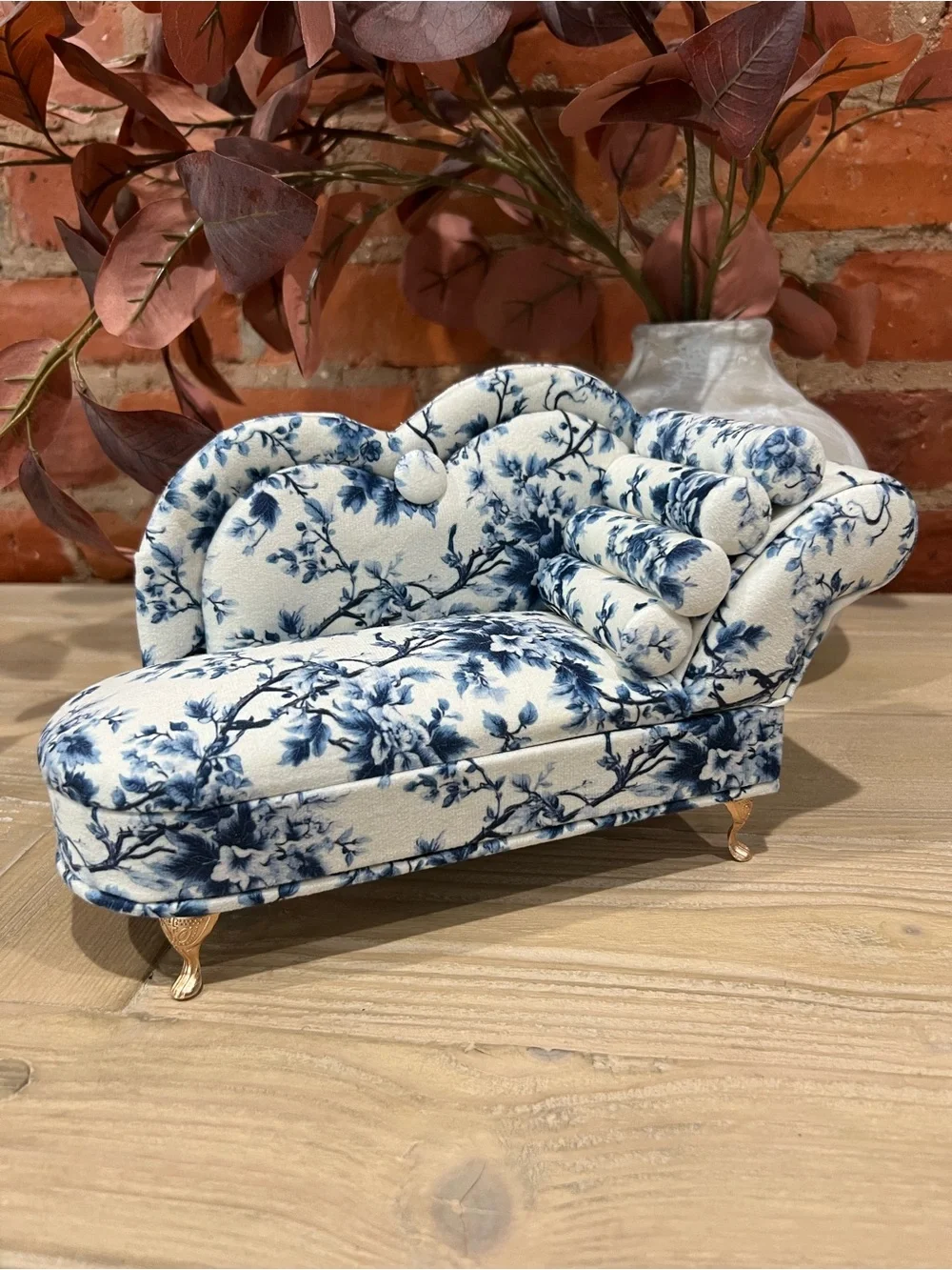 NWOT Floral Mini Chaise Lounge Jewelry Box Organizer